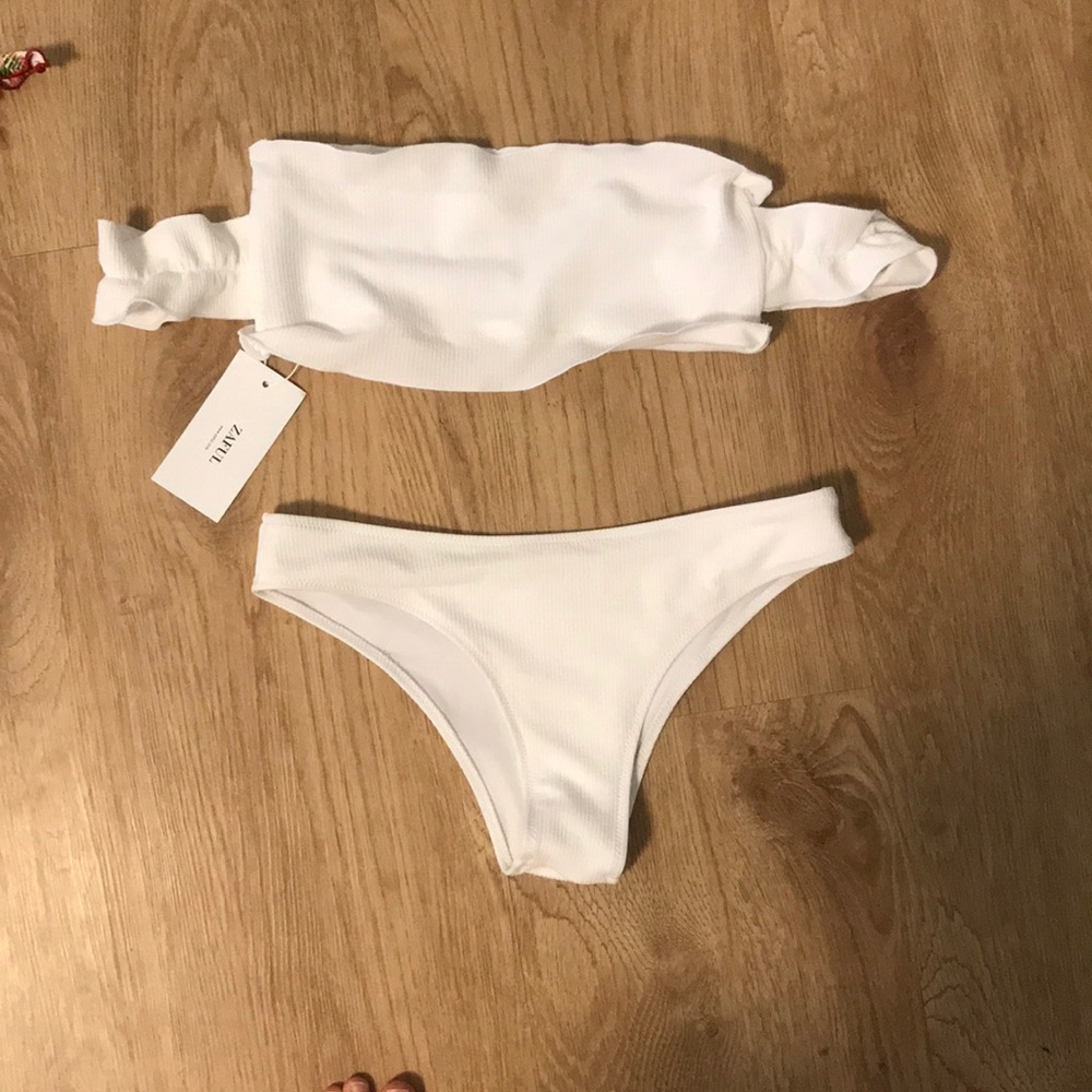 White bandeau bikini
